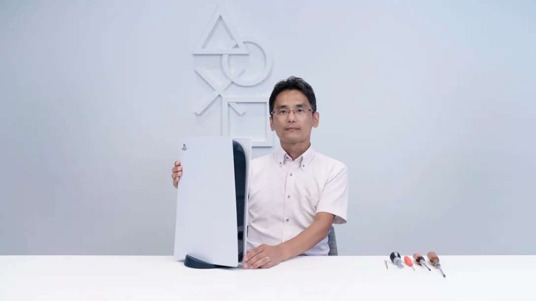 PlayStation 5 Teardown Shows Huge Cooling Fan & Easy Storage Upgrade