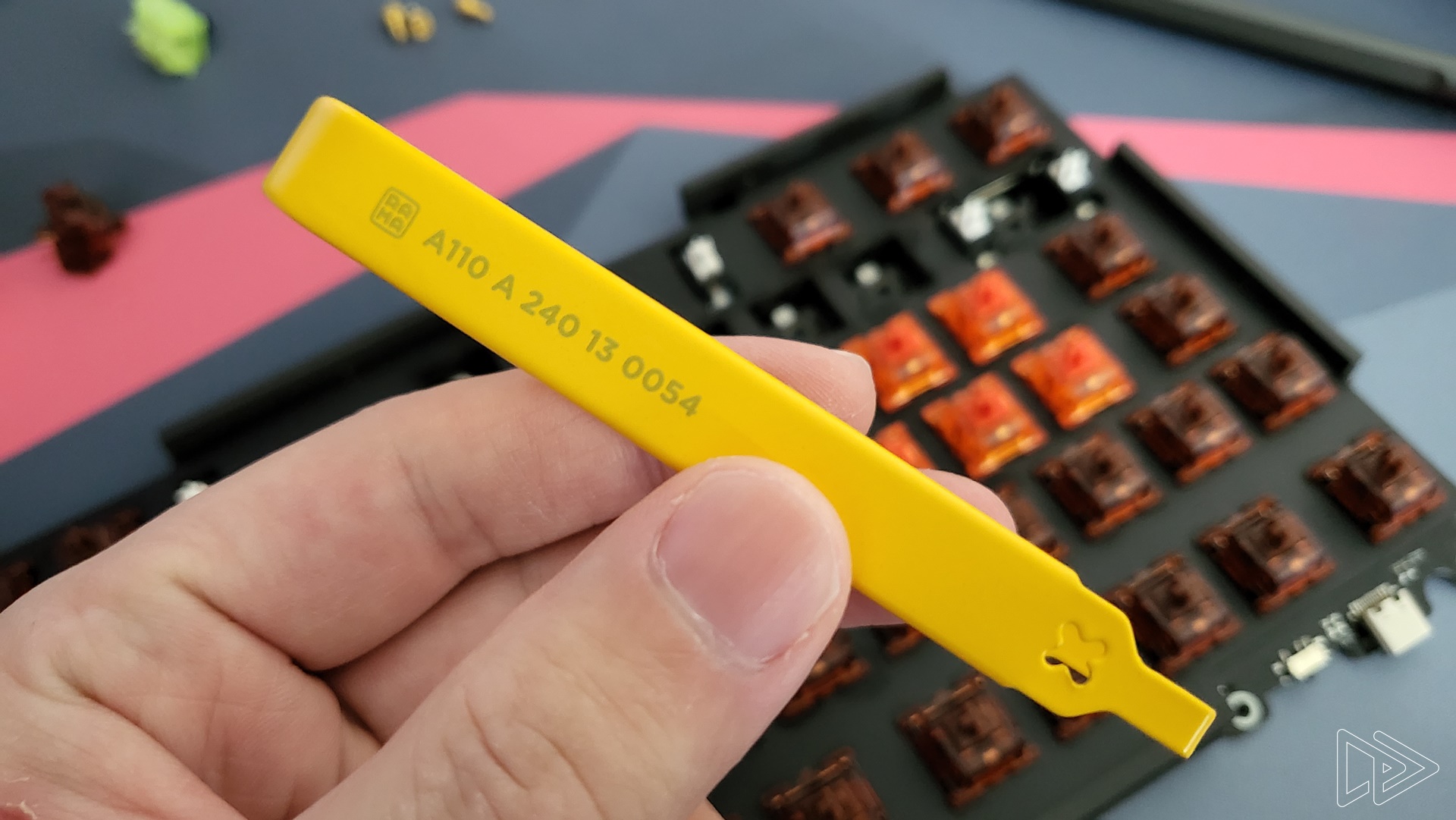 Custom Keyboard How to Remove Switches With a Switch Puller? Nextrift