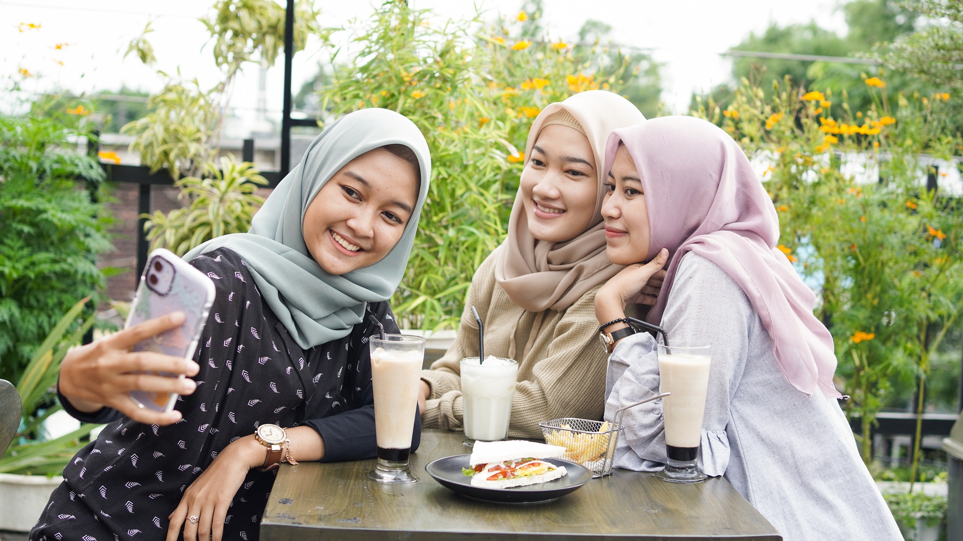 How Technology Has Changed Hari Raya From 10 Years Ago
