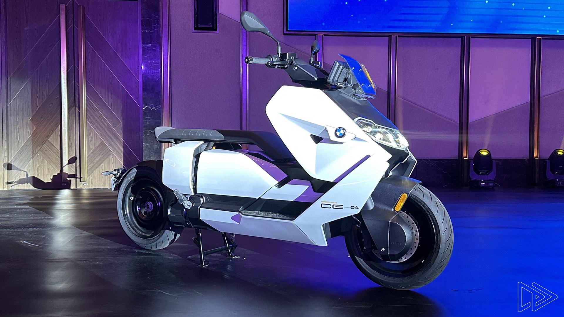BMW CE 04 Electric Scooter Costs RM59,500 in Malaysia