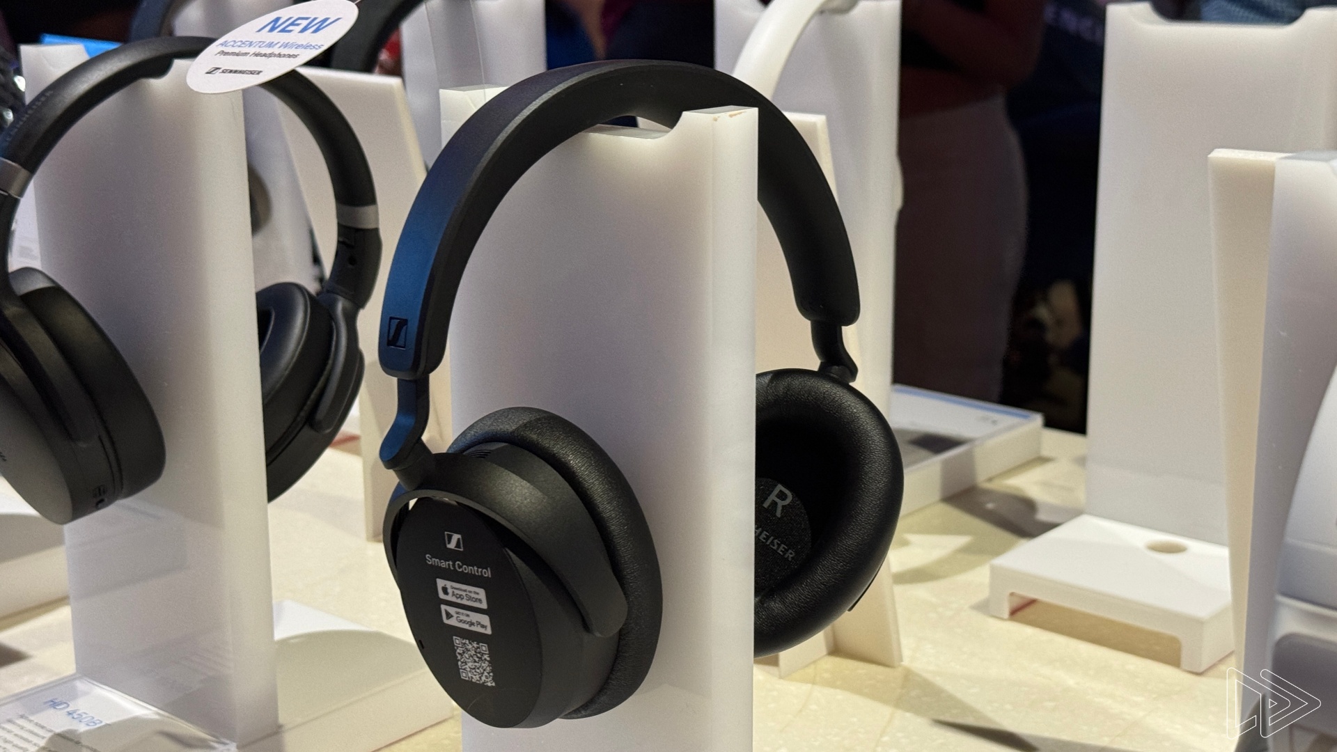 Sennheiser Accentum Wireless Lands in Malaysia for RM999 – Up to 50 Hours Battery
