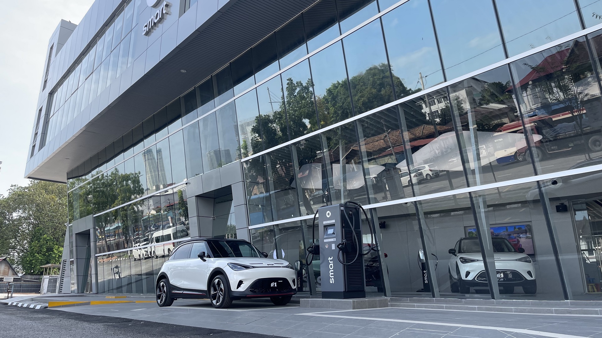 smart Adds 3 DC Chargers at Its Outlets in Glenmarie, Penang, Ipoh – More Locations Soon