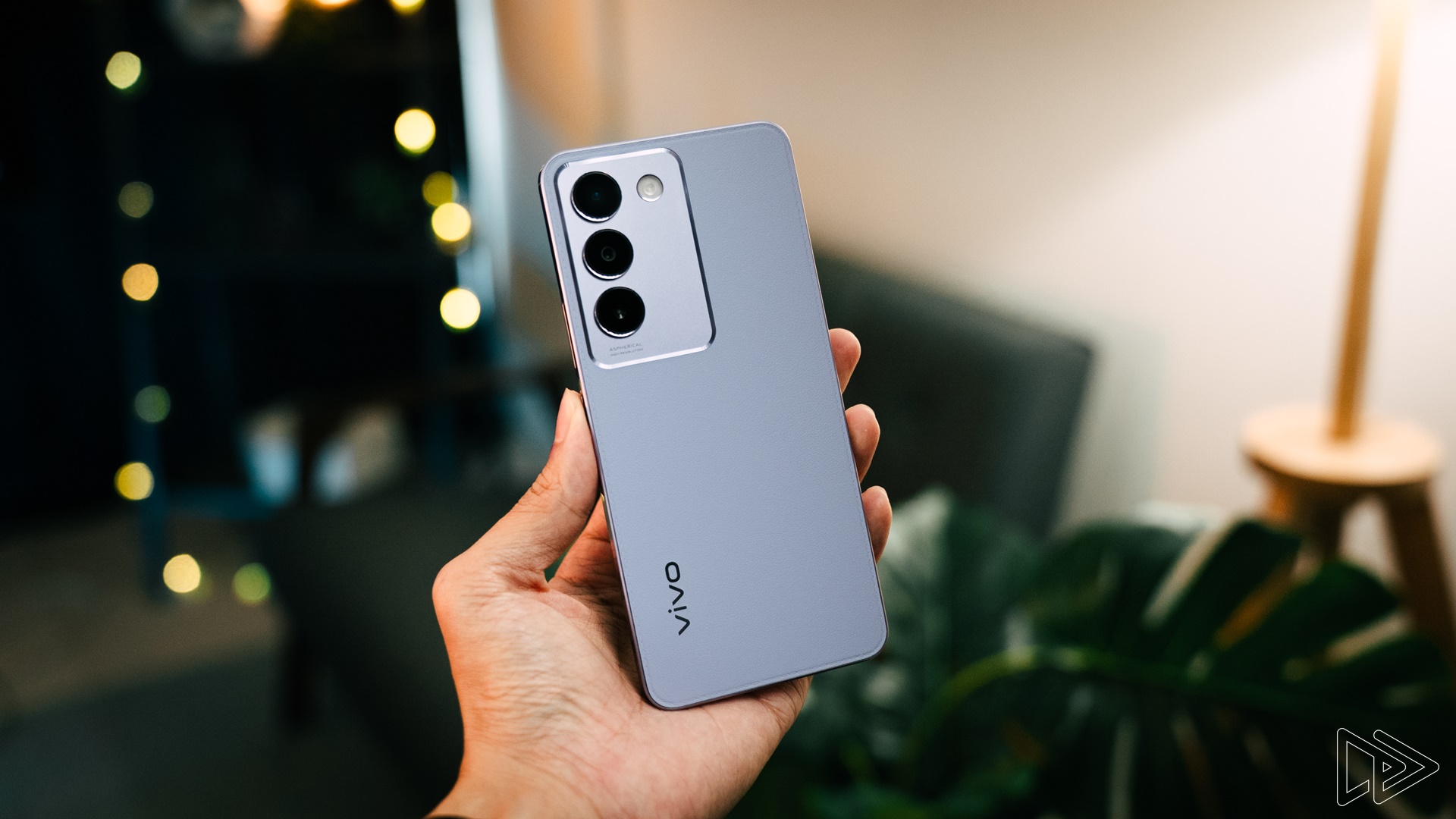 vivo Y100 5G – Sleek, Affordable Phone With Purple Leather Finish & 120Hz AMOLED Display