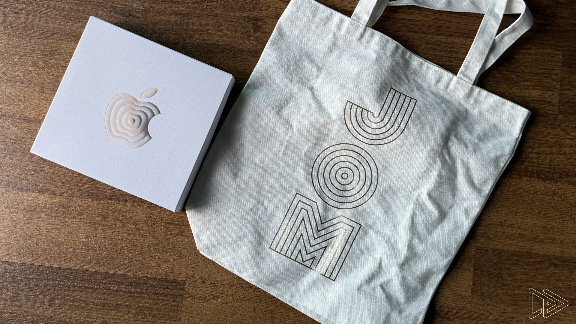 Apple The Exchange TRX Tote Bag Now Resold for up to RM10,000