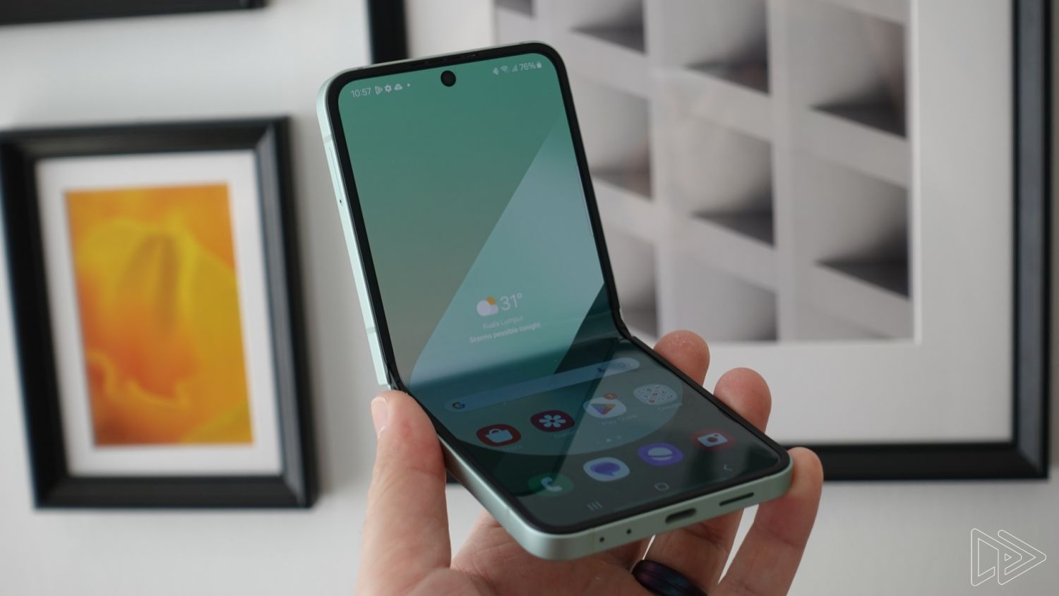 Samsung Galaxy Z Flip 6 Official: Improved Camera, Larger Battery, Snapdragon 8 Gen 3