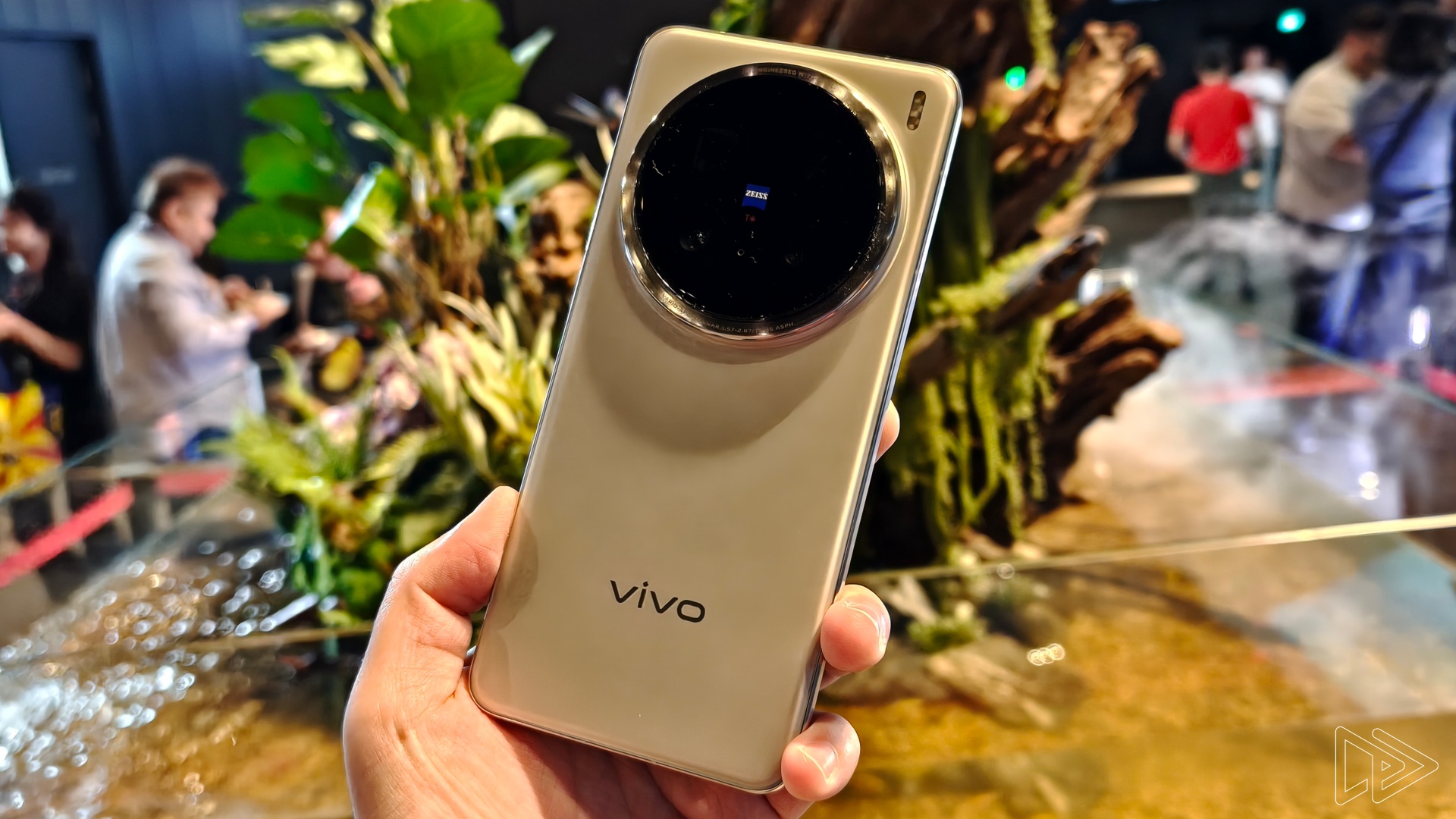 Vivo X200 Pro Lands in Malaysia – 200MP Zeiss Cameras, Dimensity 9400, From RM3,599