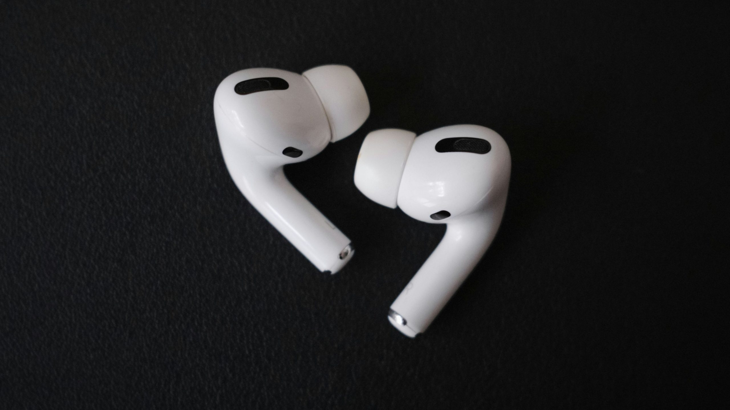 Apple Reportedly Developing AirPods with Built-in Camera for Enhanced AI Features