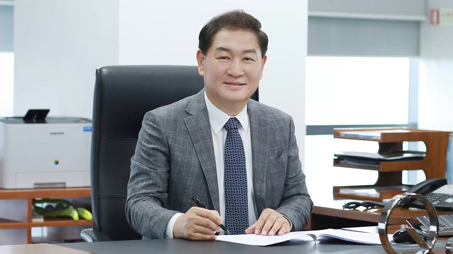 Samsung Electronics Co-CEO, Han Jong-hee Passes Away at 63 Due to Cardiac Arrest